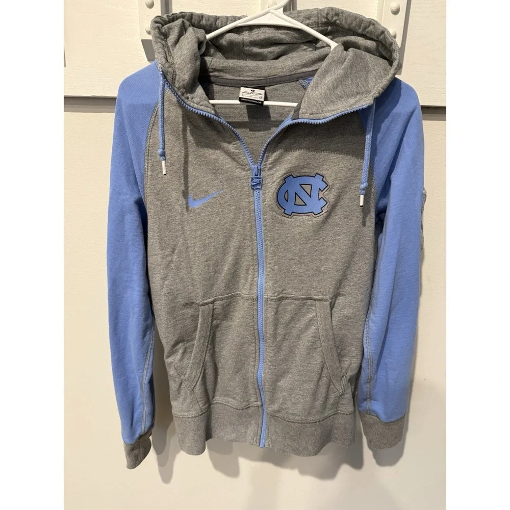 Nike University Of North Carolina Tar Heels Women's Small Sweatshirt
